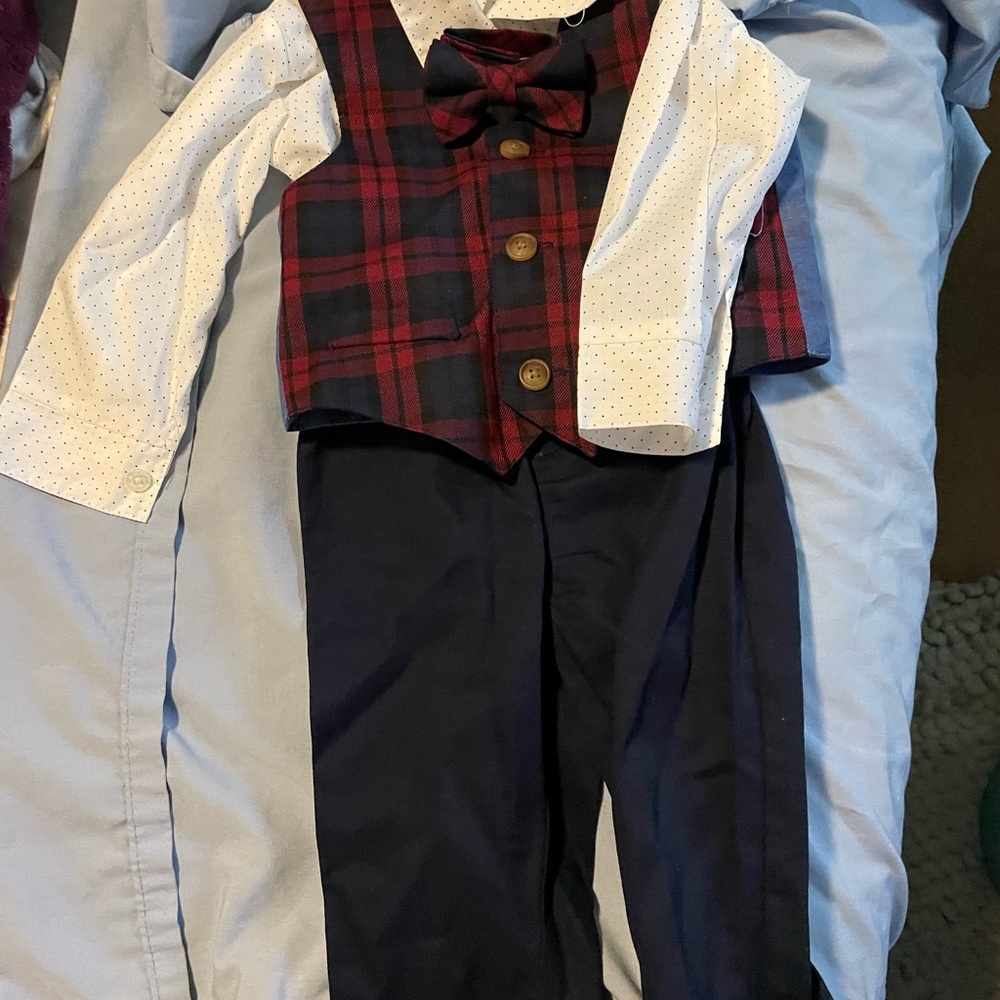 NAUTICA. 4 piece suit.